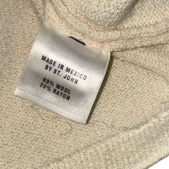 Women’s ST JOHN SPORT ACREAM SNOW FLAKE SEQUIN MOCK TURTLE NECK SWEATER MEDIUM - Picture 7 of 8